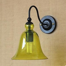 Vertraglich gestalteter Wohnzimmer Glaskorridor schmückt Wandlampe