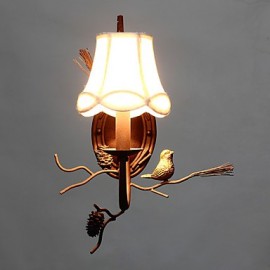 Nordamerikanische Vintage Wandlampe aus Metall mit Vogel aus Kunstharz und Tannenzapfen passend für die Wandleuchte im Wohnzimmer Esszimmer