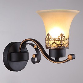 Amerikanische Vintage Wandlampe aus Metall mit Glas im Landhausstil mit einem Kopf für die Dekoration von Kantinenzimmern Wohnzimmern Eingangsbereichen Foyern.